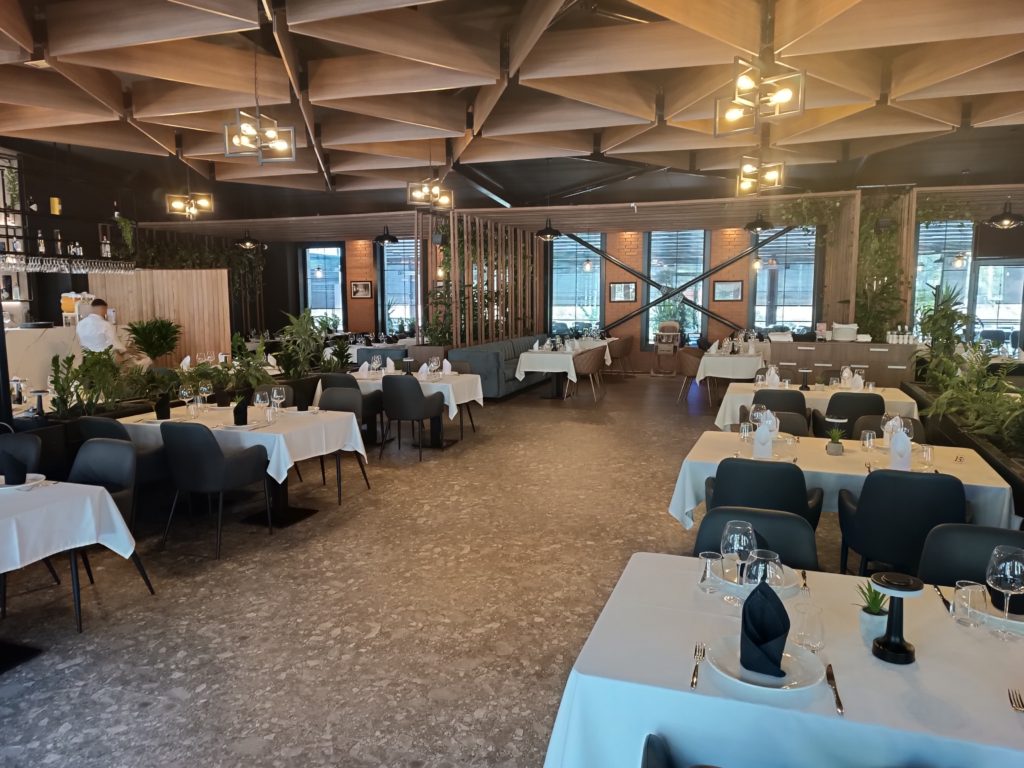 A visit to the Fundjave Ndryshe restaurant and centre