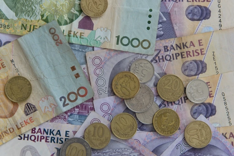 albanian-economic-growth-looks-rosy-but-euro-lek-exchange-rate-causes